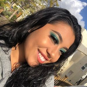 Meet your Posher, Aileen